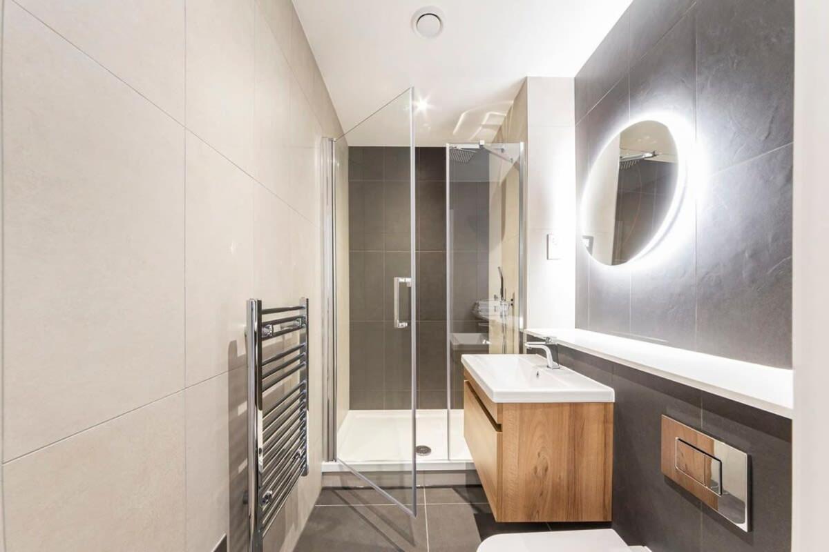 Modern And Stylish 1 Bed Apartment In East Grinstead Eksteriør bilde