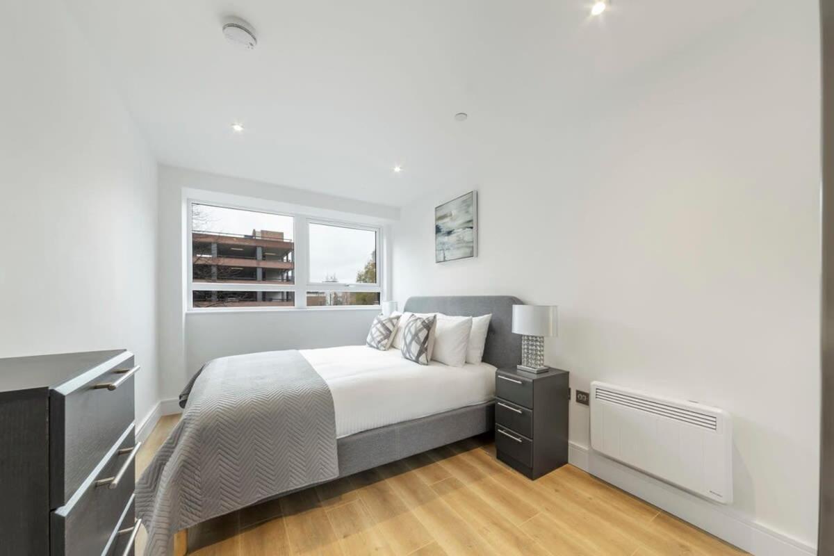 Modern And Stylish 1 Bed Apartment In East Grinstead Eksteriør bilde