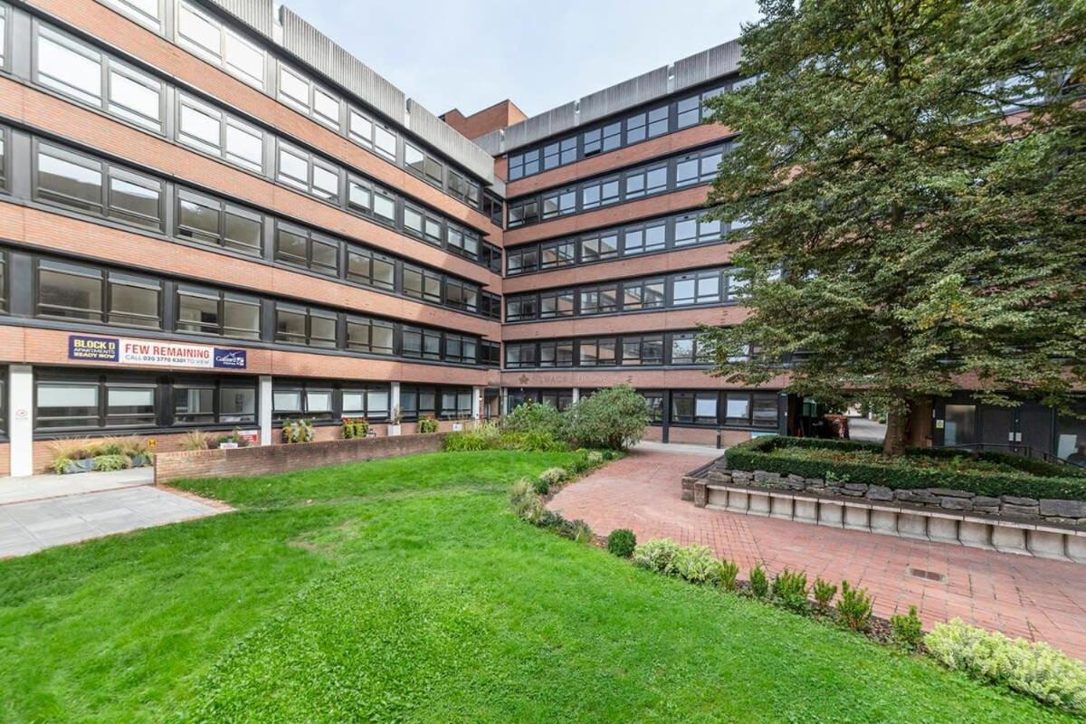 Modern And Stylish 1 Bed Apartment In East Grinstead Eksteriør bilde